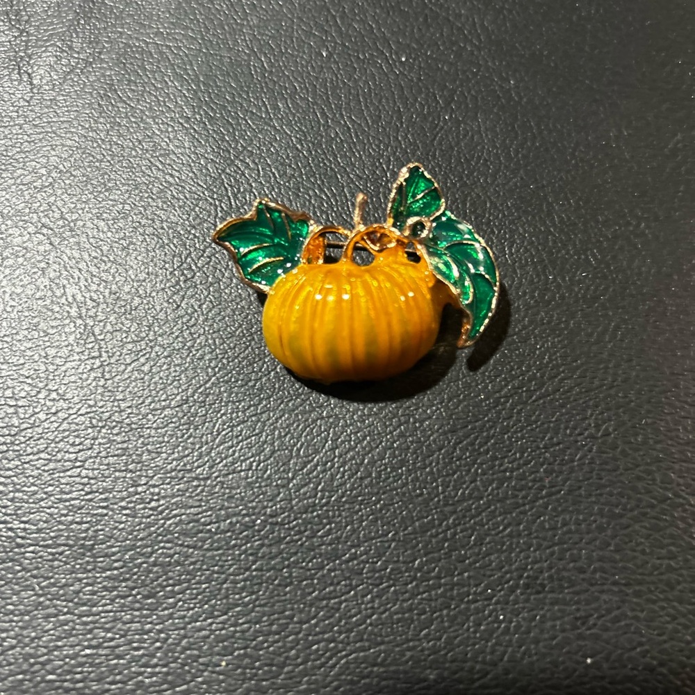 Vintage Pumpkin Brooch | Fall Leaf Pin | Autumn Jewelry Collectible - Picture 2 of 3